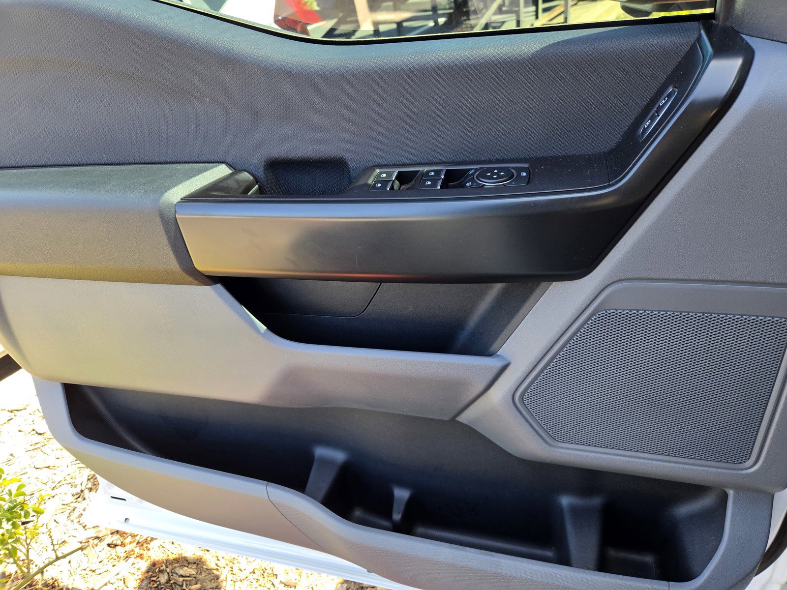 Used 2022 Ford F150 Lightning Pro w/ Tow Technology Package image 25