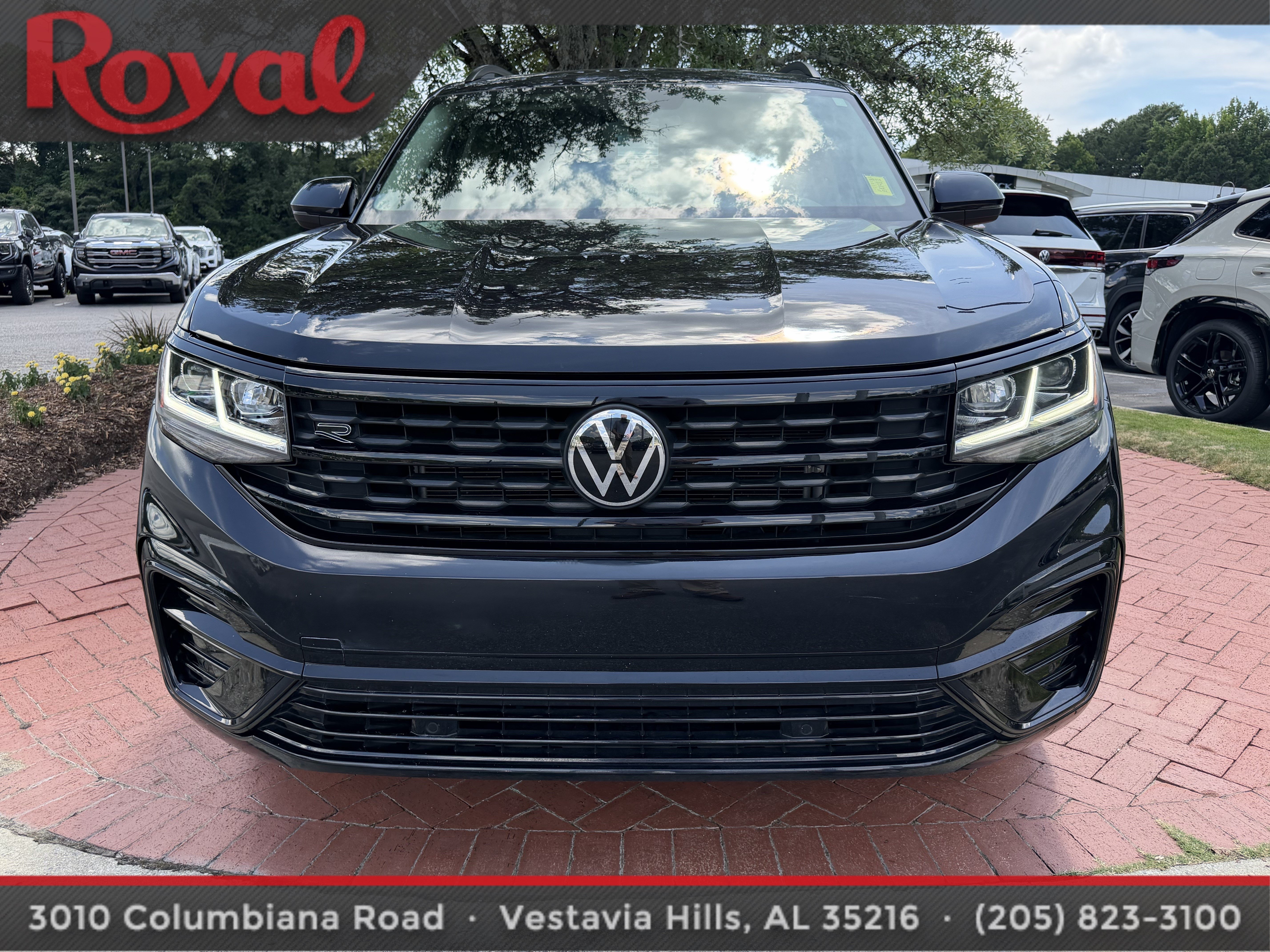 Certified 2023 Volkswagen Atlas SEL R-Line AWD/4WD image 2