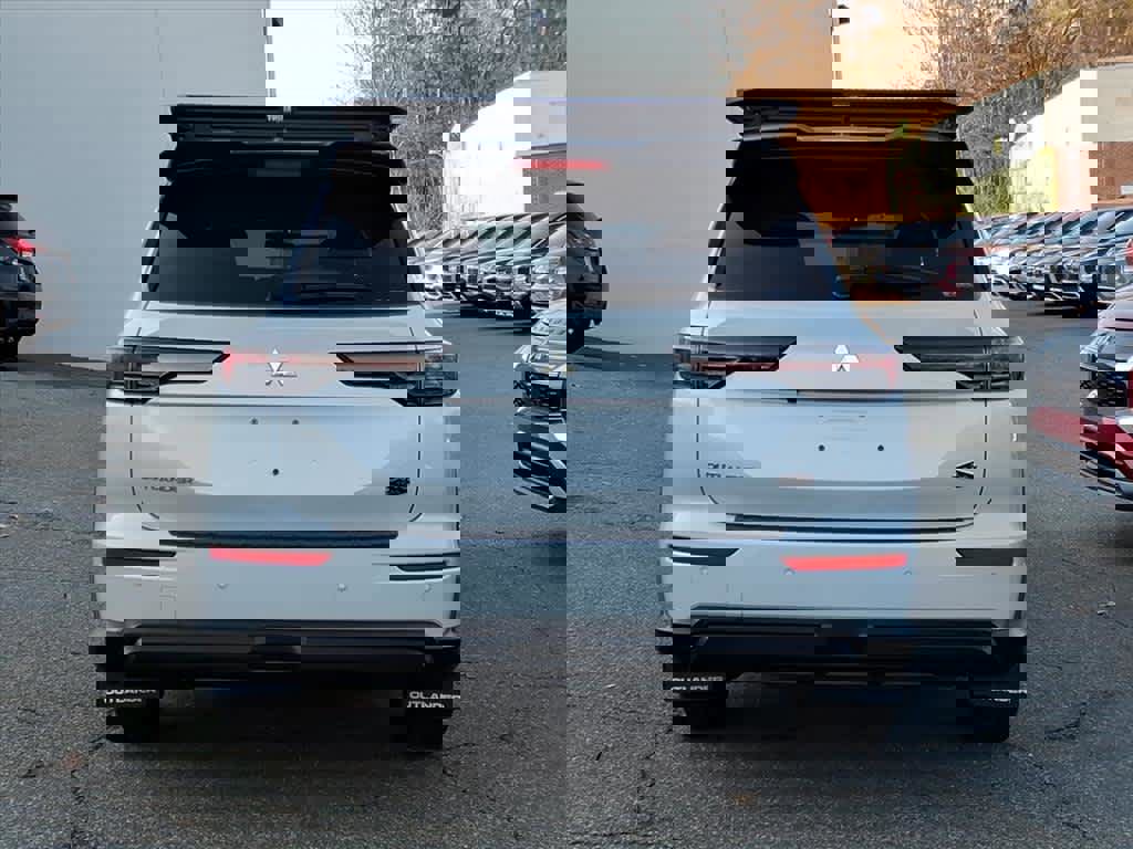 New 2026 Mitsubishi Outlander Trail Edition image 4