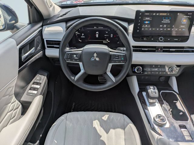 Used 2025 Mitsubishi Outlander SEL FWD image 18