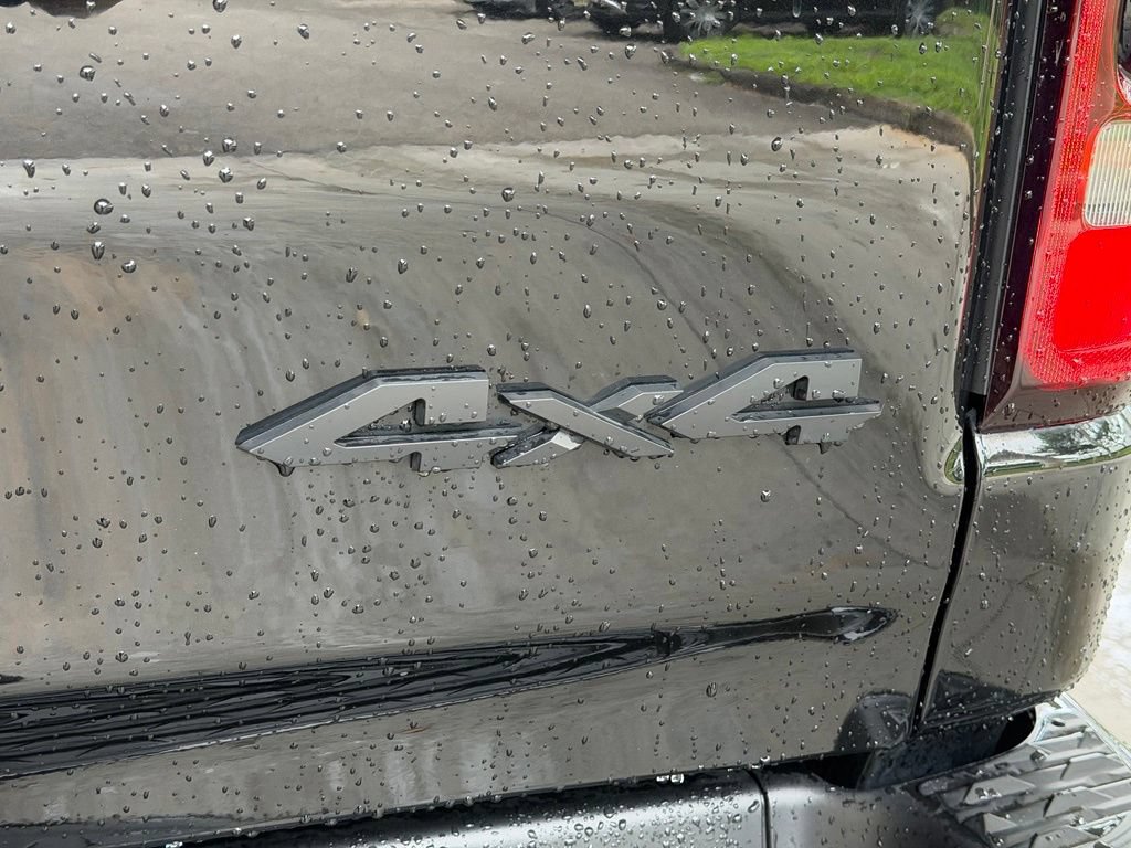 Used 2024 RAM 1500 Laramie AWD/4WD image 23