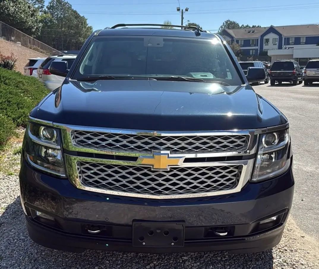 Used 2019 Chevrolet Tahoe LT w/ LT Signature Package AWD/4WD image 4