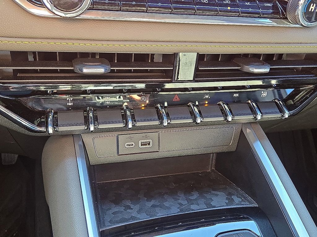 Used 2024 Chevrolet Colorado ZR2 w/ Technology Package image 27