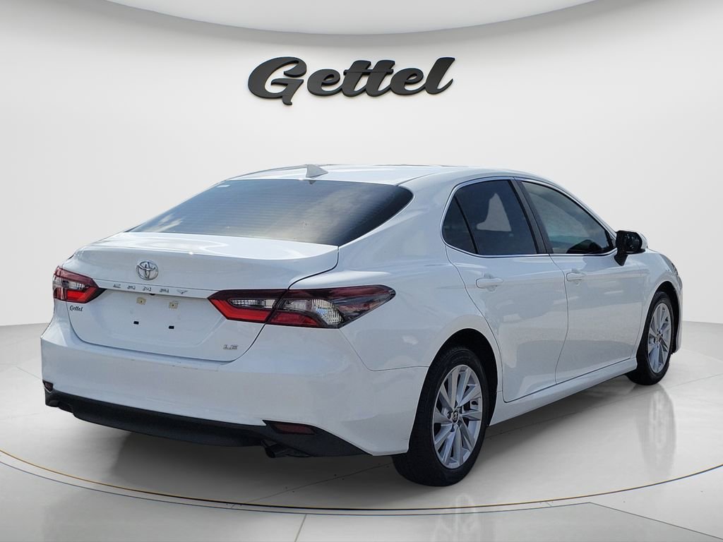 Certified 2022 Toyota Camry LE image 4
