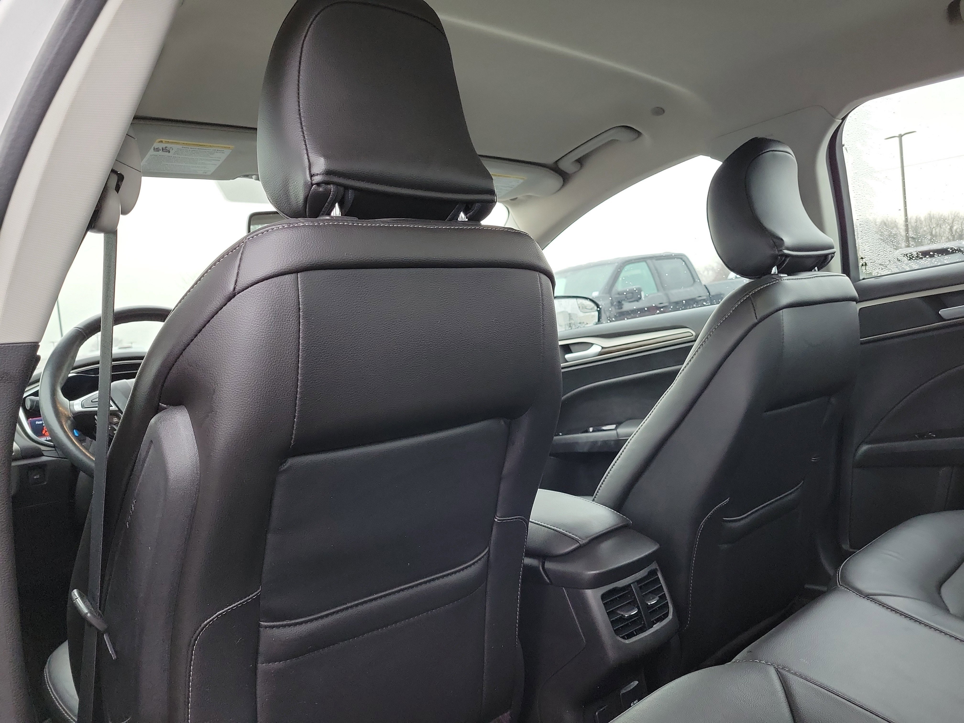 Used 2015 Ford Fusion SE w/ Equipment Group 502A image 11