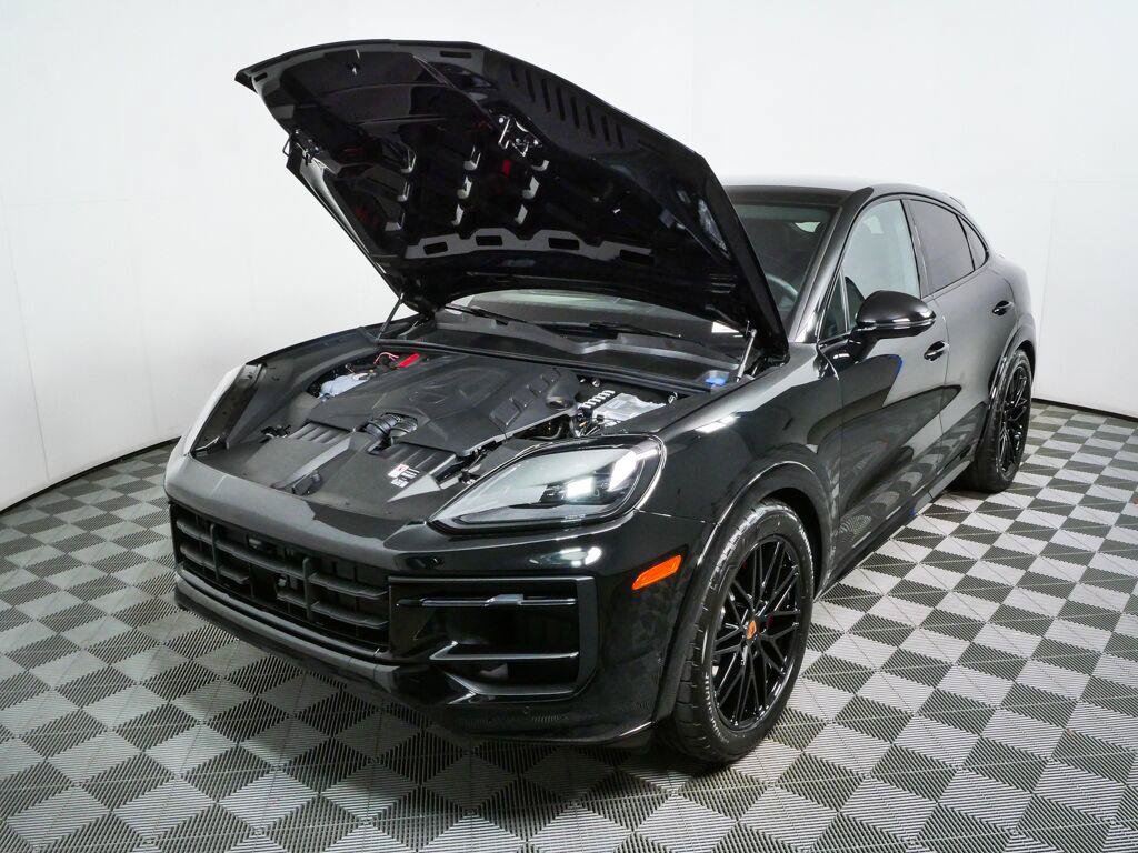 New 2026 Porsche Cayenne GTS AWD/4WD image 35