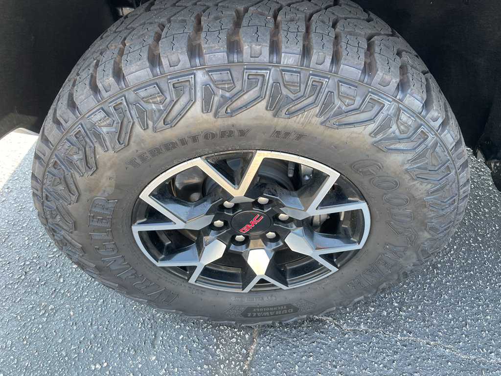 Used 2026 GMC Canyon AT4X AWD/4WD image 7