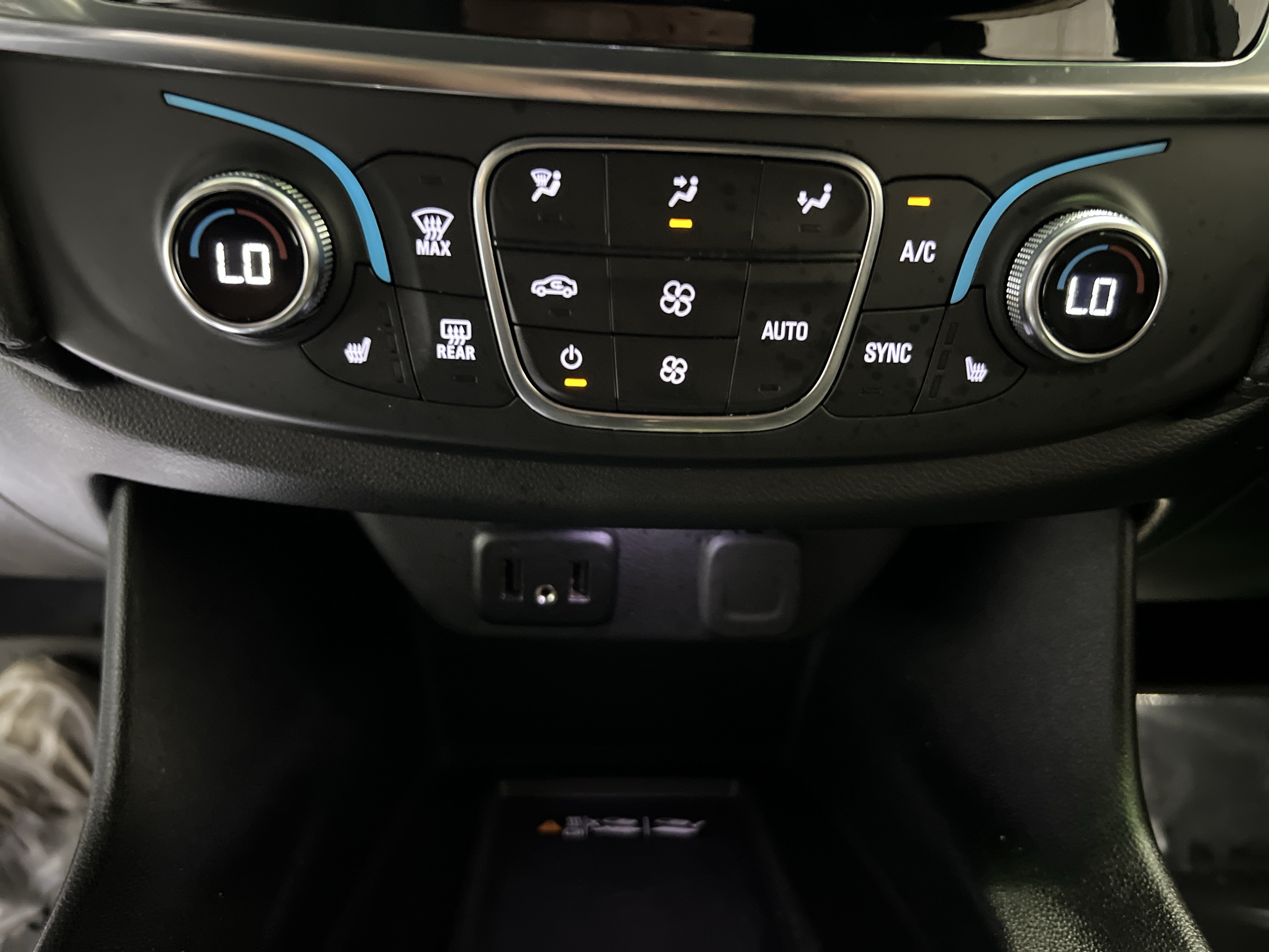 Certified 2023 Chevrolet Traverse LT FWD image 21