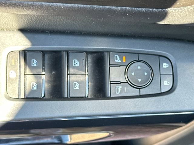 Used 2024 Nissan Pathfinder S image 13