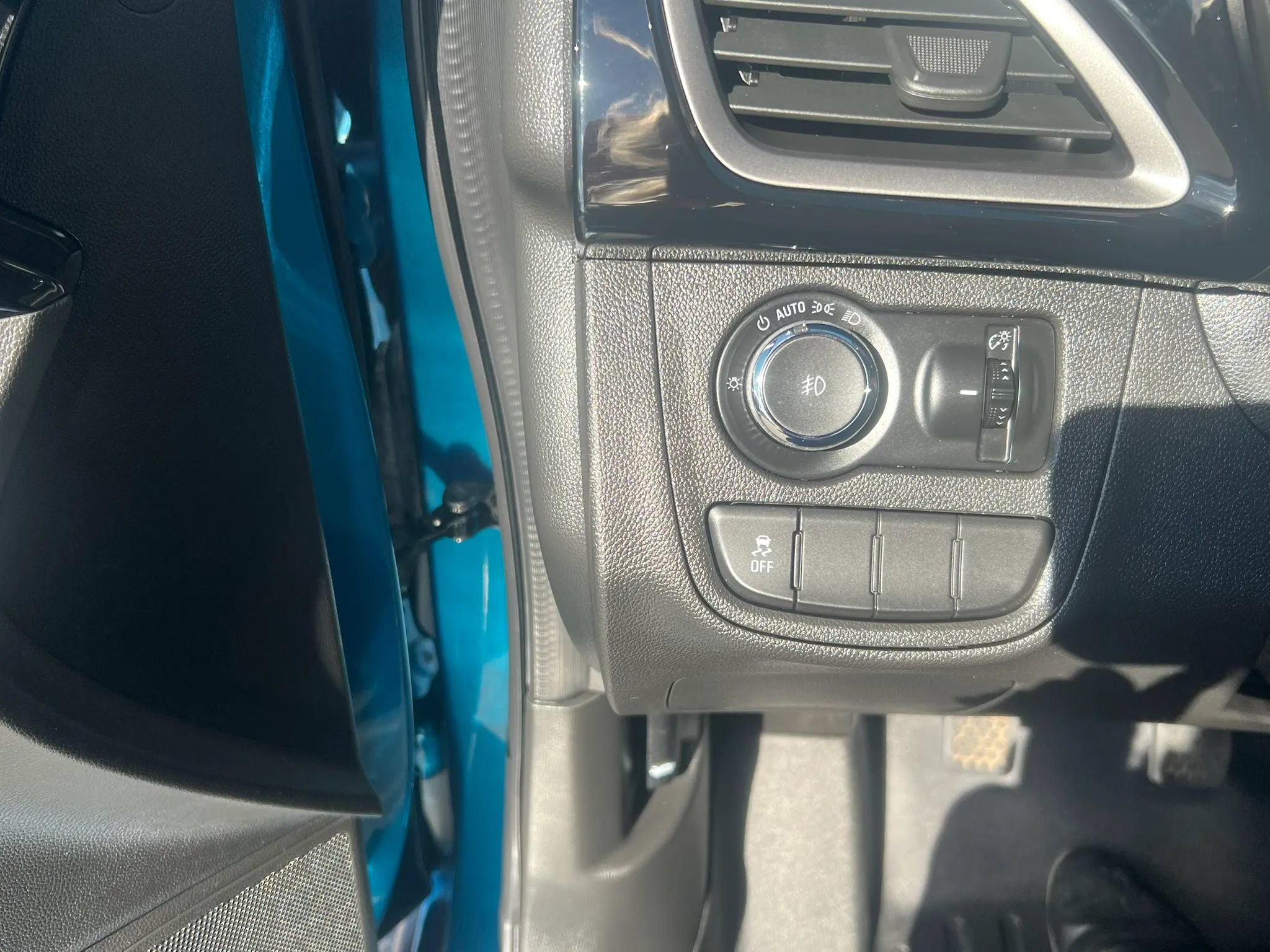 Used 2020 Chevrolet Spark ACTIV FWD image 17