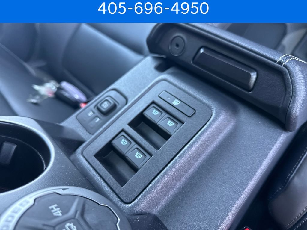 Used 2025 Ford Bronco Outer Banks AWD/4WD image 14