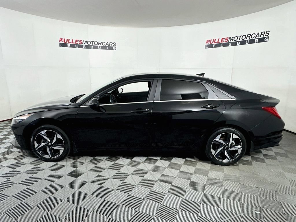 Used 2023 Hyundai Elantra Limited FWD image 4