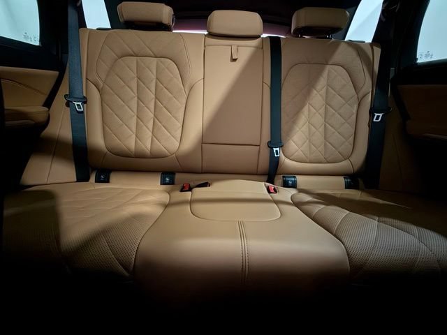 Used 2024 BMW X5 xDrive40i w/ Premium Package AWD/4WD image 15