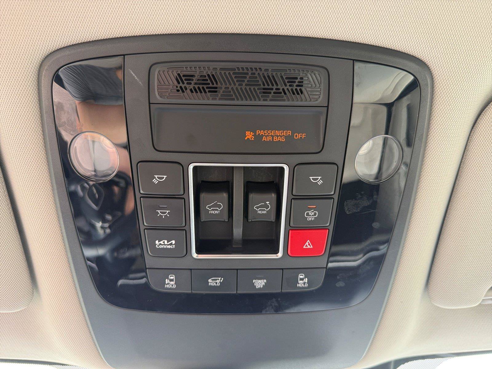 Used 2025 Kia Carnival SX Prestige FWD image 17