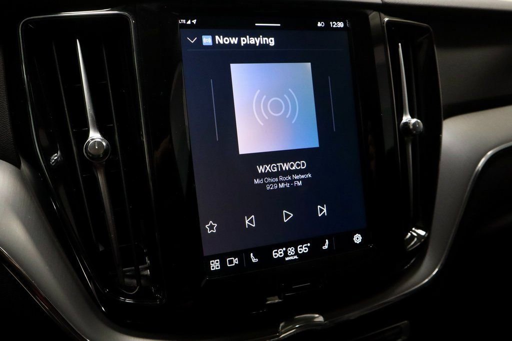Used 2024 Volvo XC60 T8 Core image 3