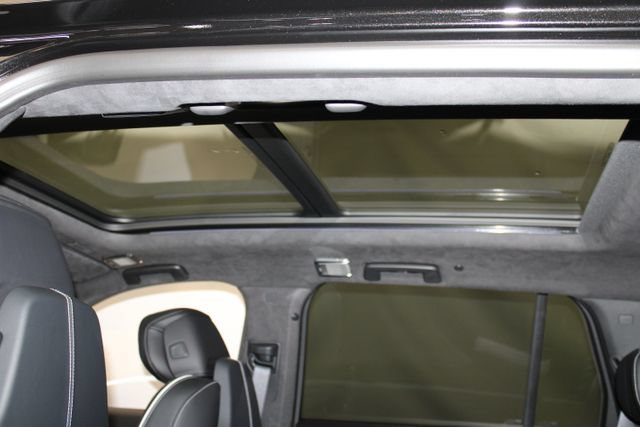 Certified 2026 Cadillac Vistiq Platinum w/ LPO, Floor Liner Package AWD/4WD image 11