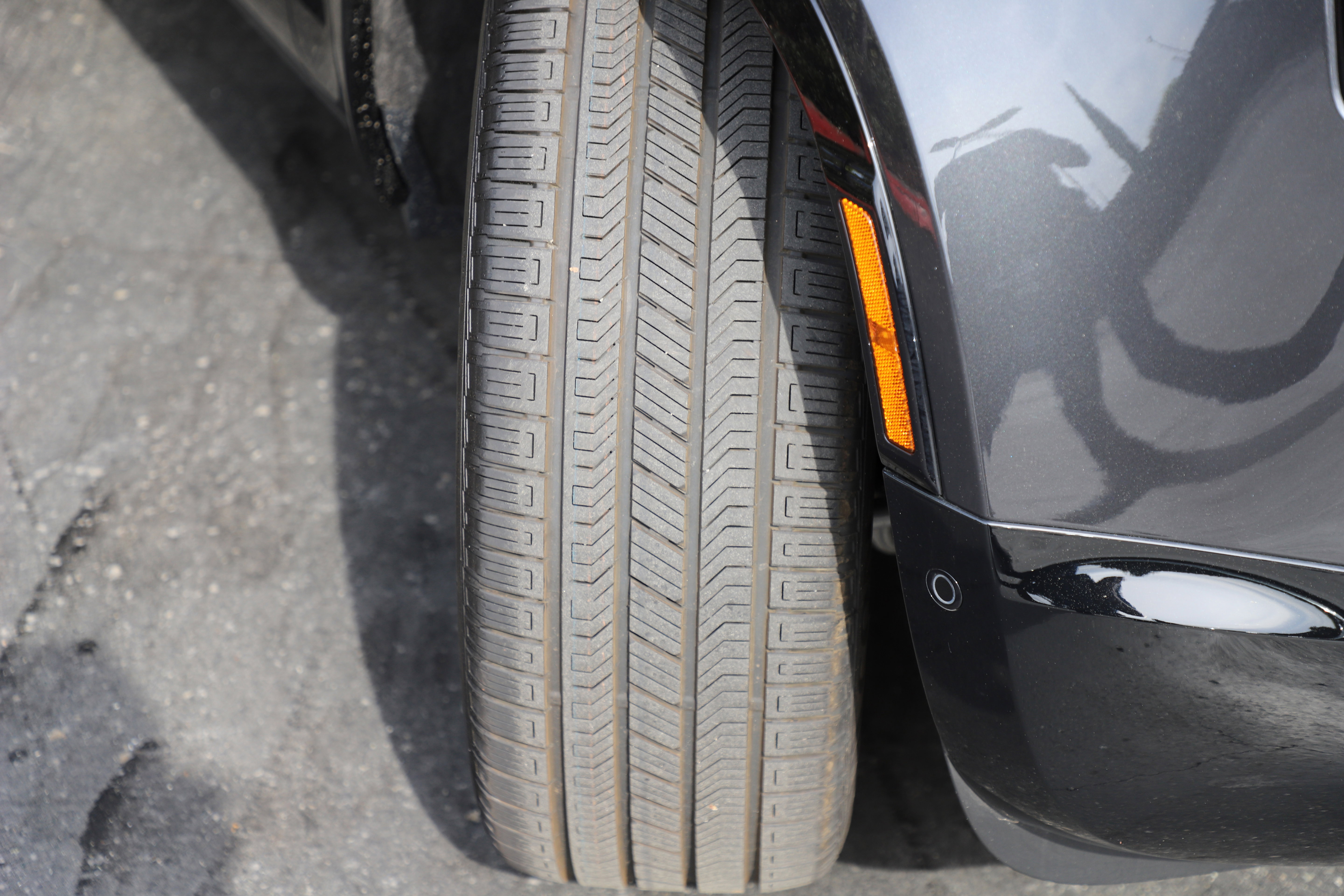 New 2026 Land Rover Defender 110 X-Dynamic SE image 3