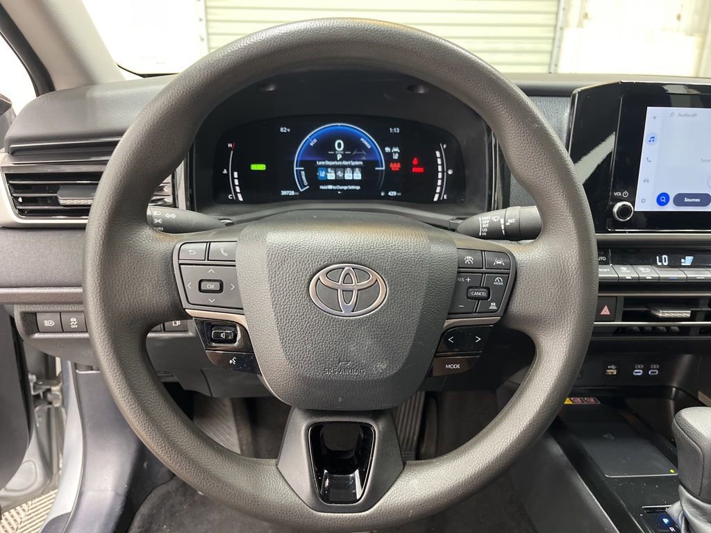 Used 2025 Toyota Camry LE FWD image 17