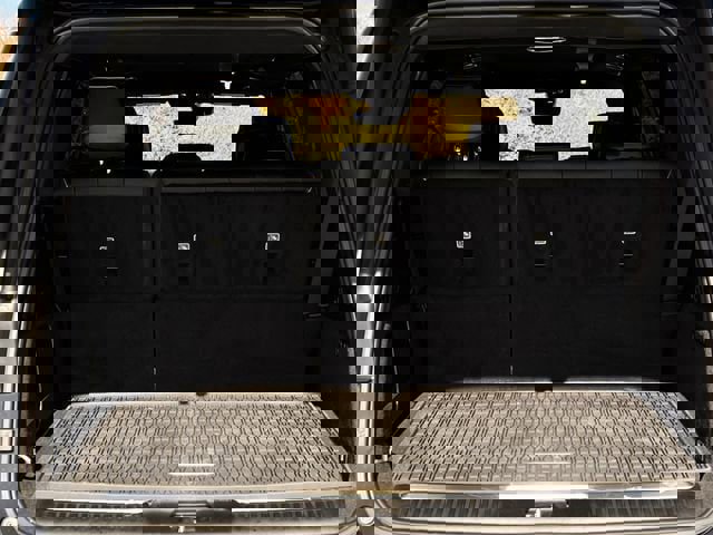 Used 2024 Jeep Grand Wagoneer Series III image 28