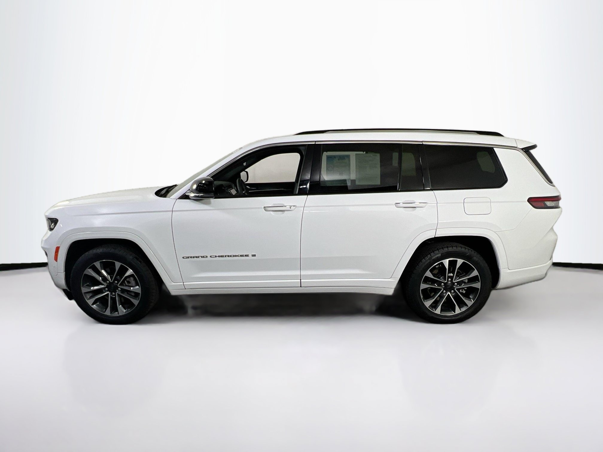 Used 2023 Jeep Grand Cherokee L Overland w/ Luxury Tech Group IV AWD/4WD image 8