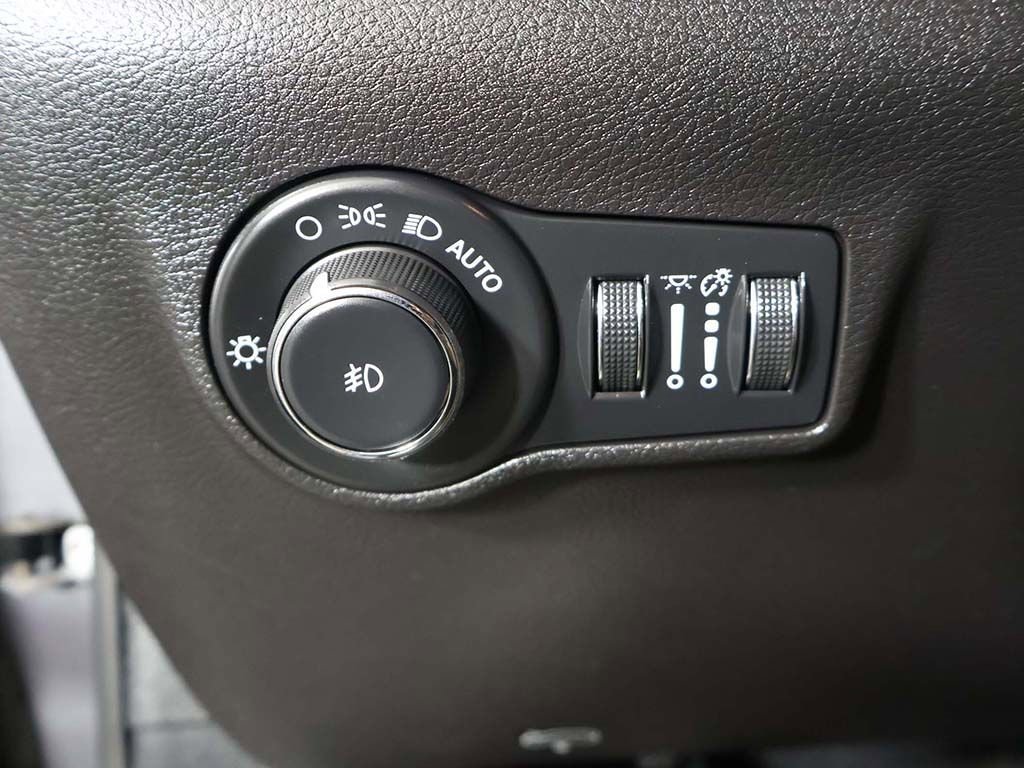 Used 2024 Jeep Compass Limited AWD/4WD image 32
