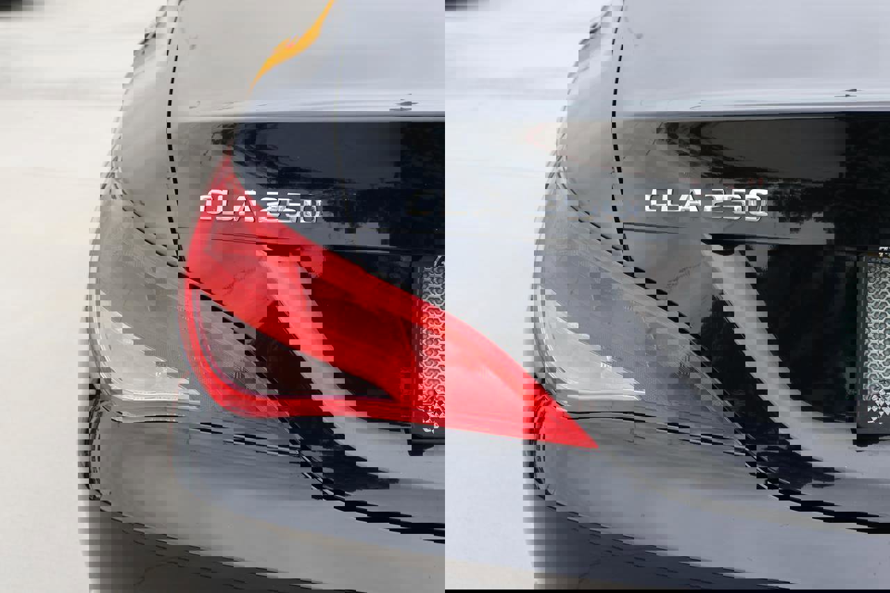 Used 2015 Mercedes-Benz CLA 250 image 9