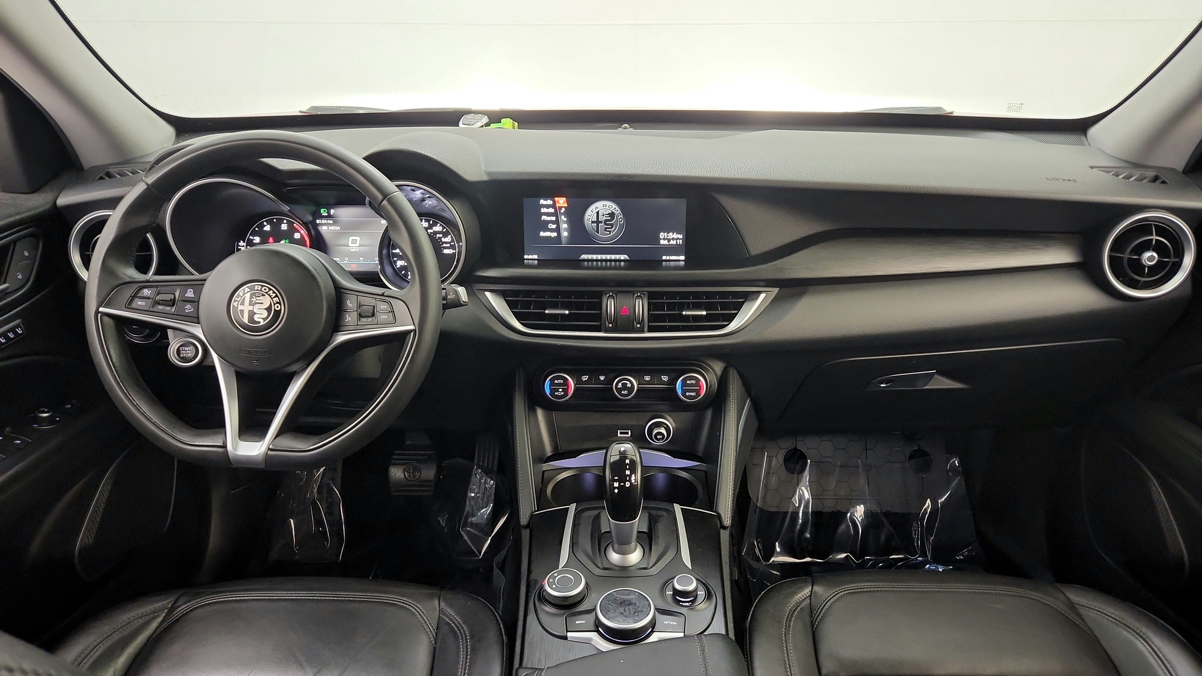 Used 2018 Alfa Romeo Stelvio AWD image 21