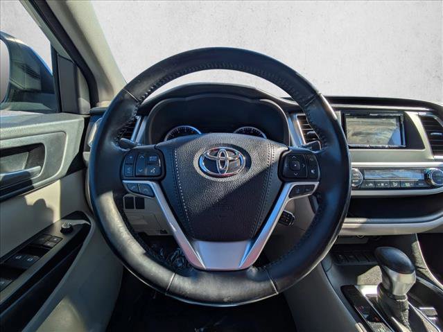 Used 2018 Toyota Highlander XLE image 11