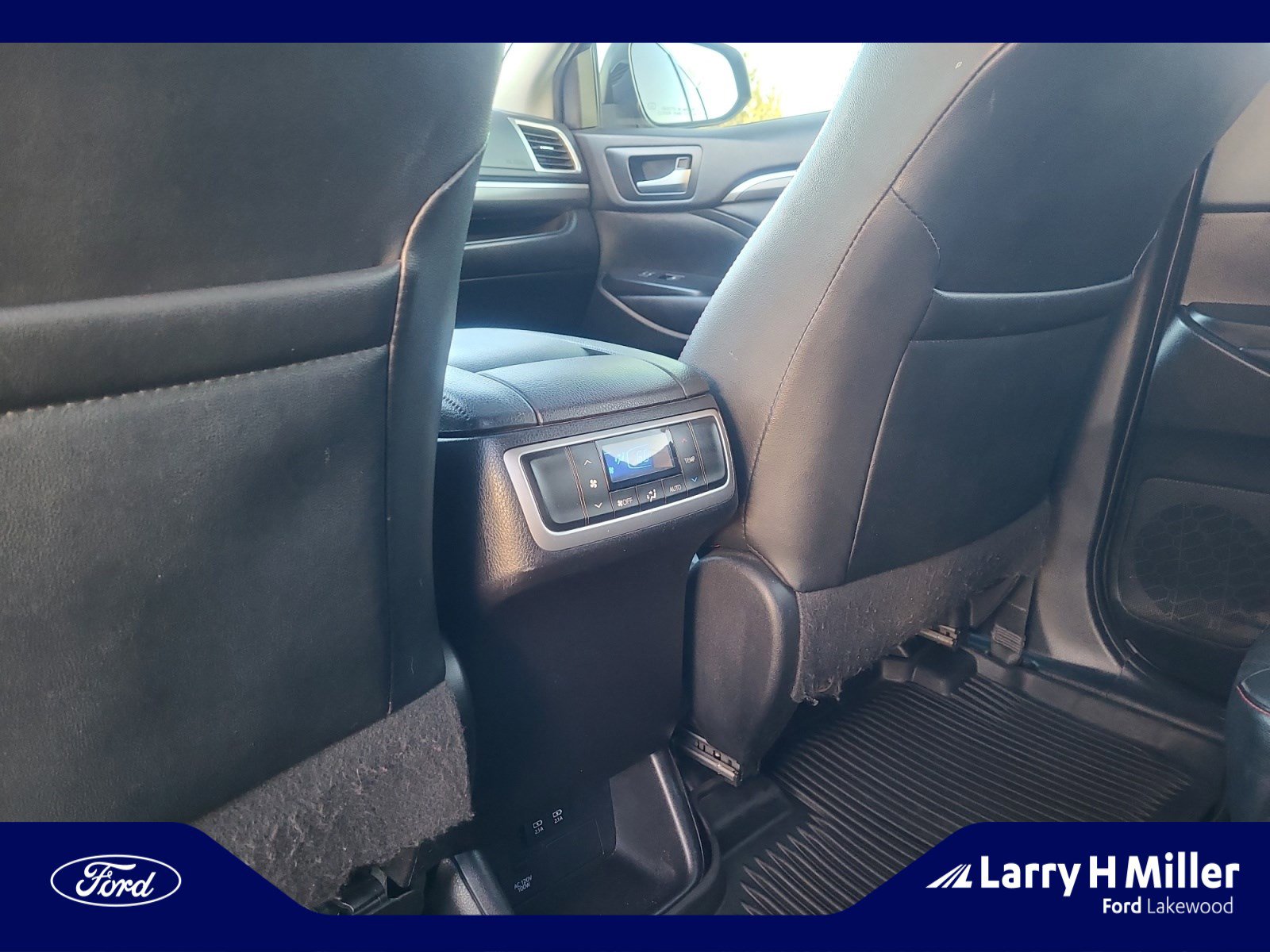 Used 2019 Toyota Highlander SE image 31