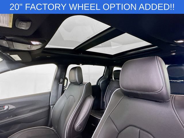 New 2027 Chrysler Pacifica Limited AWD/4WD image 21