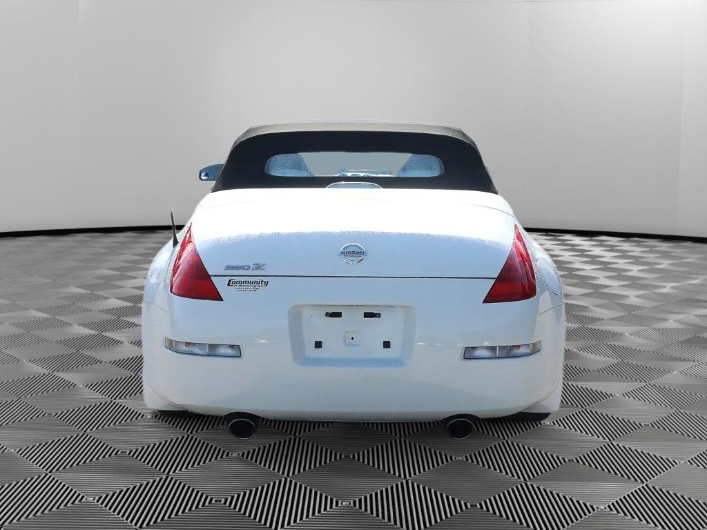 Used 2007 Nissan 350Z Touring RWD image 8