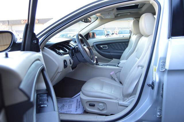Used 2011 Ford Taurus SEL w/ 201A Rapid Spec Order Code image 38