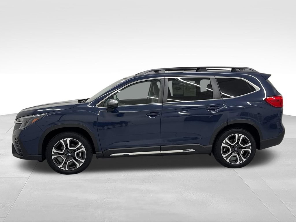 Used 2023 Subaru Ascent Limited w/ Technology Package AWD/4WD image 4