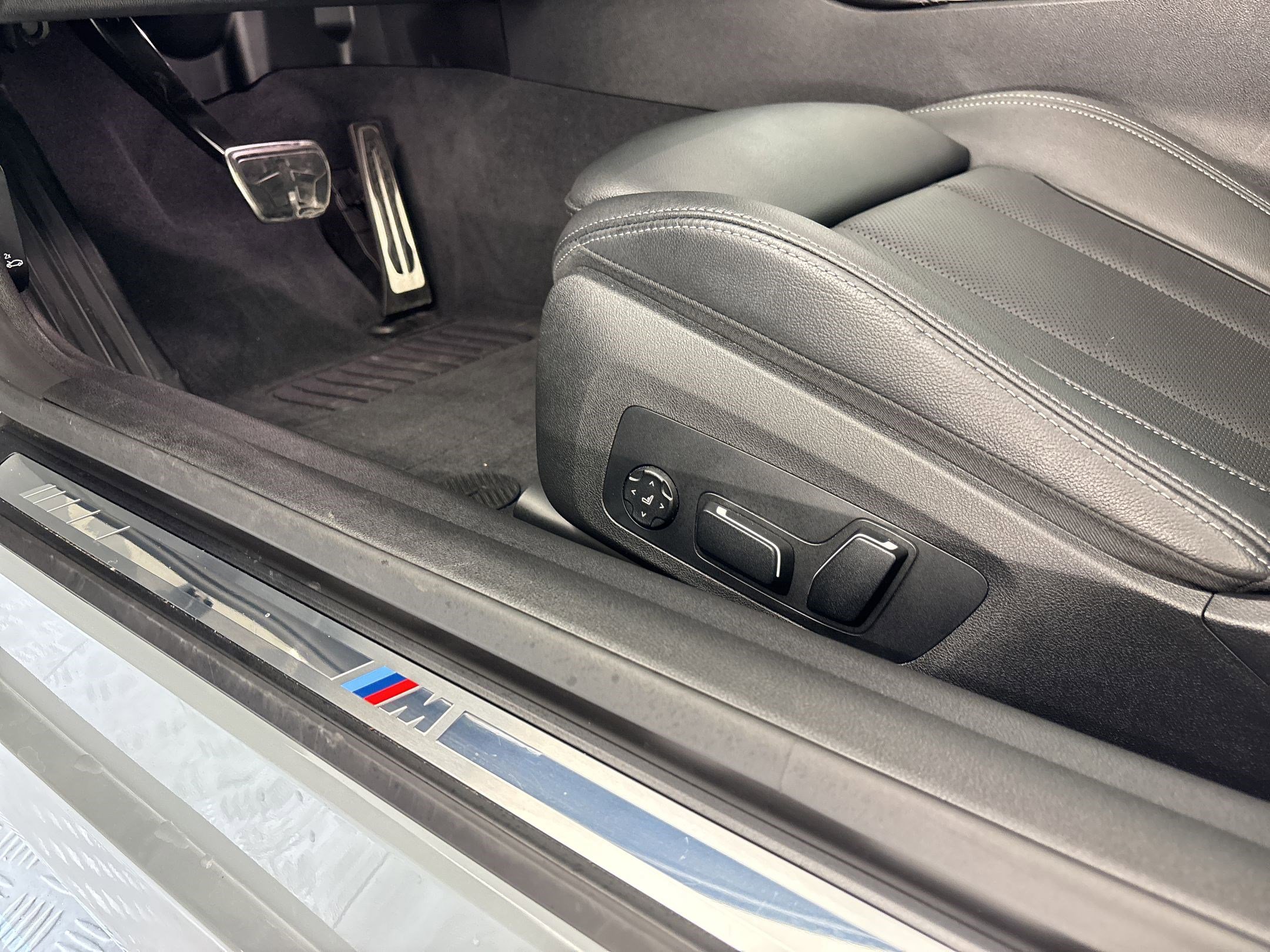 Used 2026 BMW 430i Coupe w/ M Sport Package RWD image 13