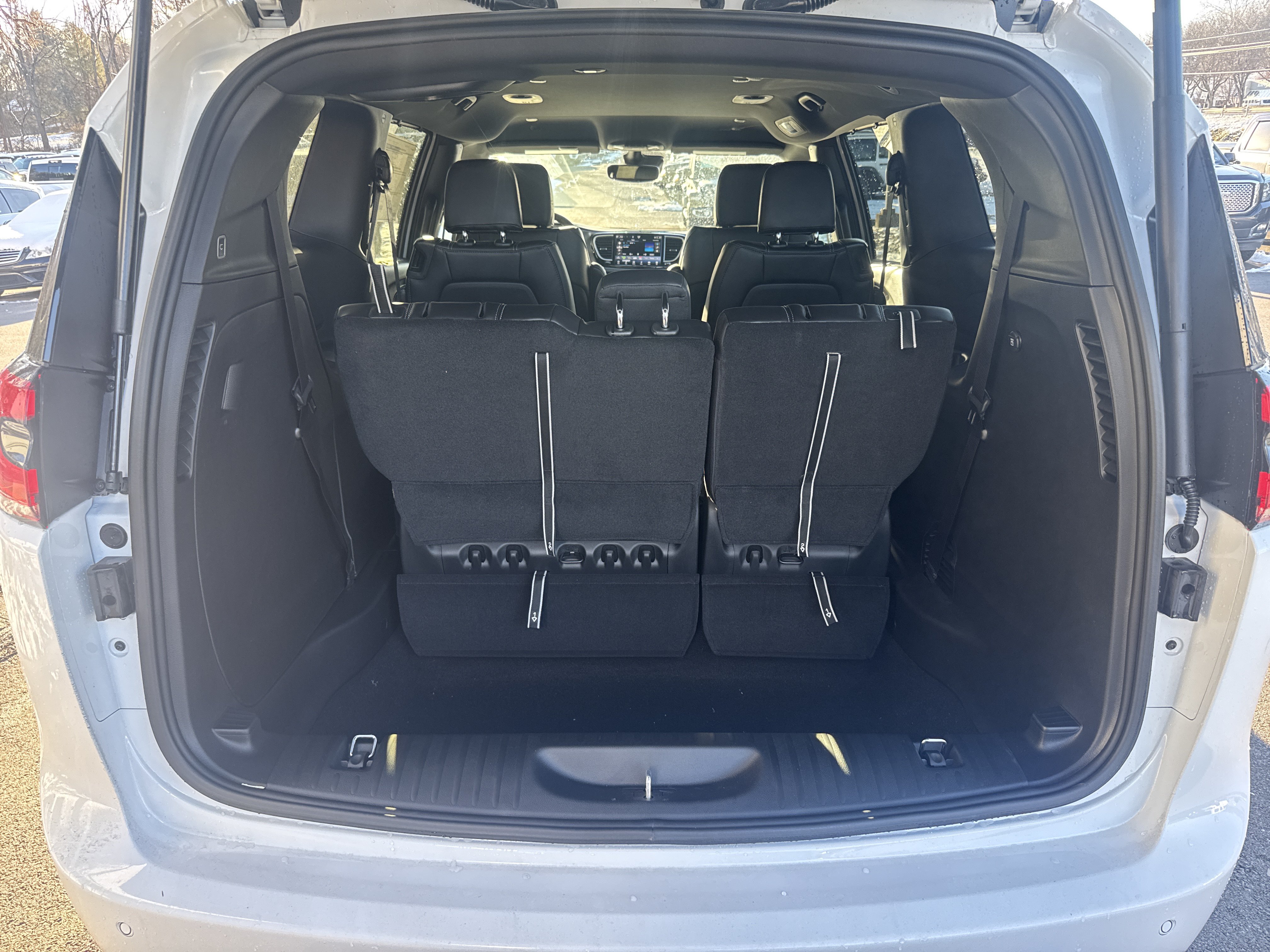 New 2026 Chrysler Pacifica Select FWD image 5