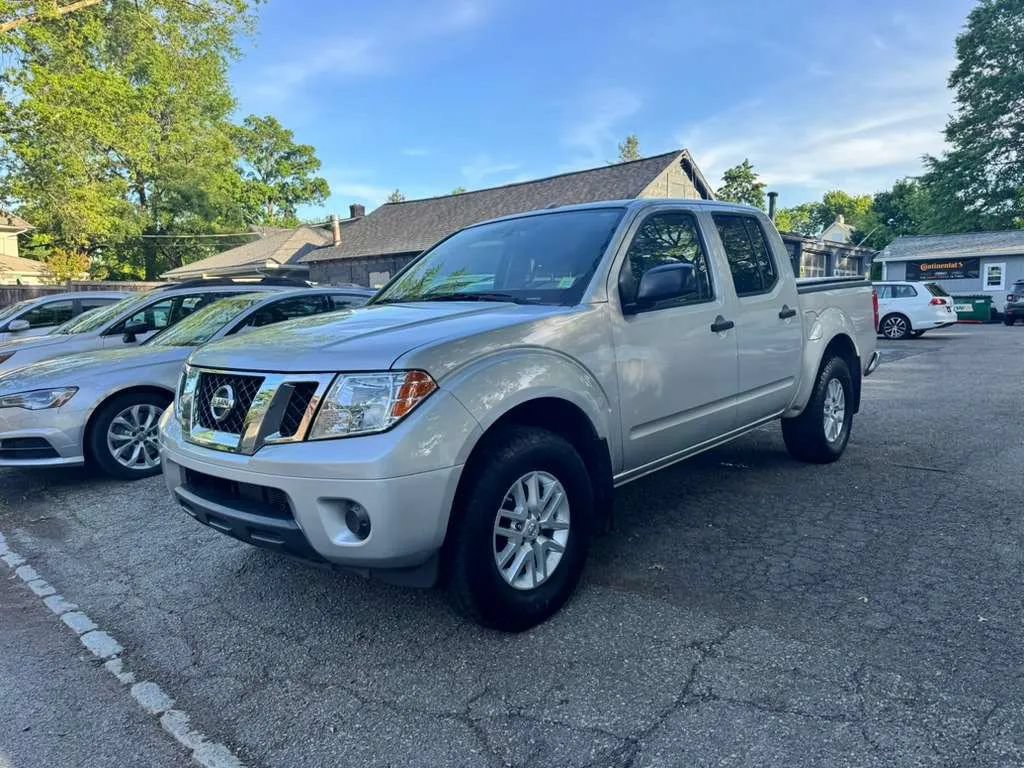 Used 2017 Nissan Frontier SV AWD/4WD image 1