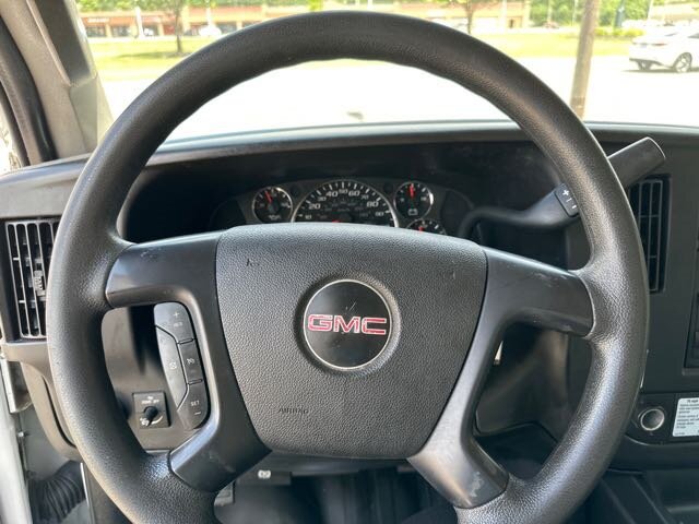Used 2016 GMC Savana 3500 Extended RWD image 17