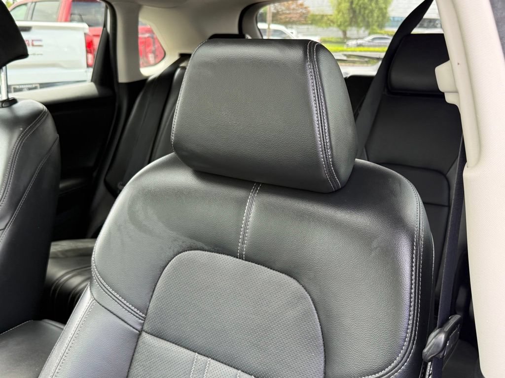 Used 2023 Honda HR-V EX-L image 3