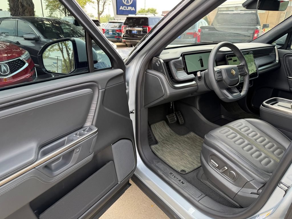 Used 2025 Rivian R1S Adventure AWD/4WD image 12