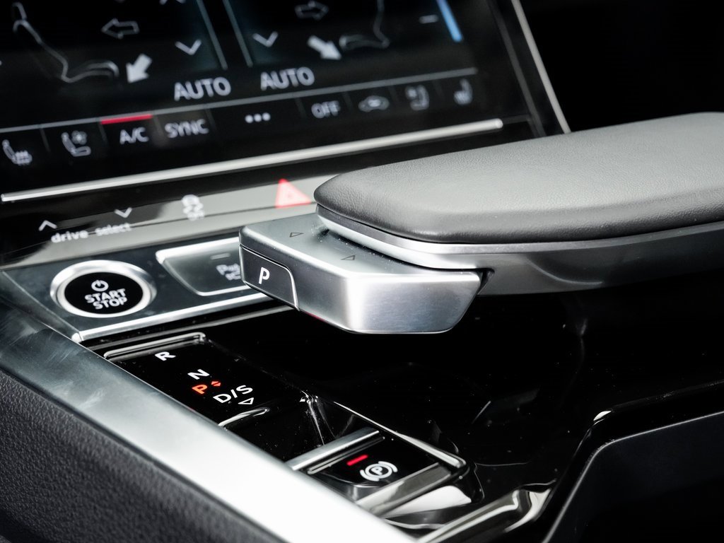 Used 2024 Audi Q8 e-tron Premium Plus image 18