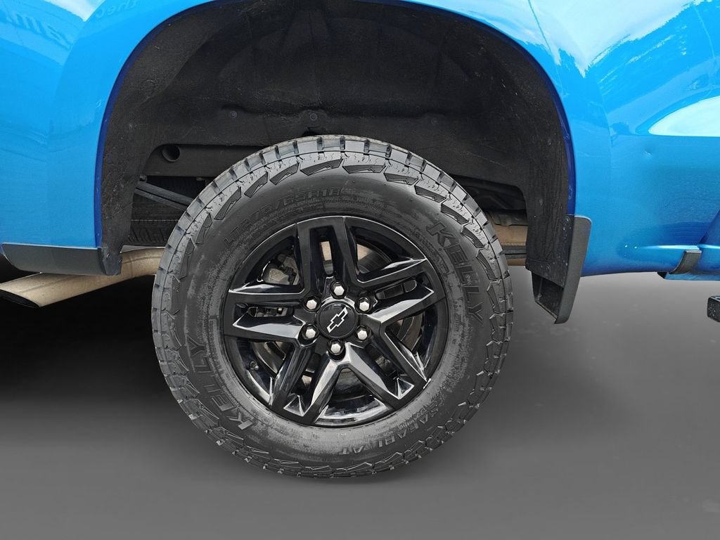 Used 2023 Chevrolet Silverado 1500 Custom Trail Boss w/ LPO, Dark Essentials Package AWD/4WD image 11
