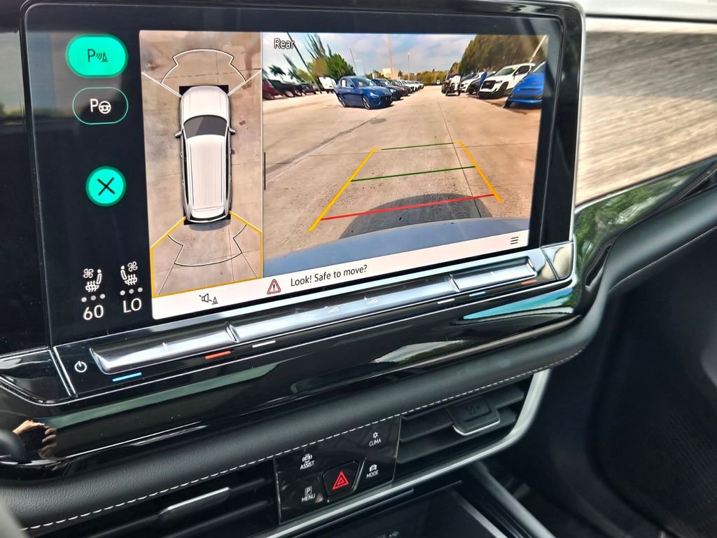 Used 2024 Volkswagen Atlas SEL Premium R-Line image 25