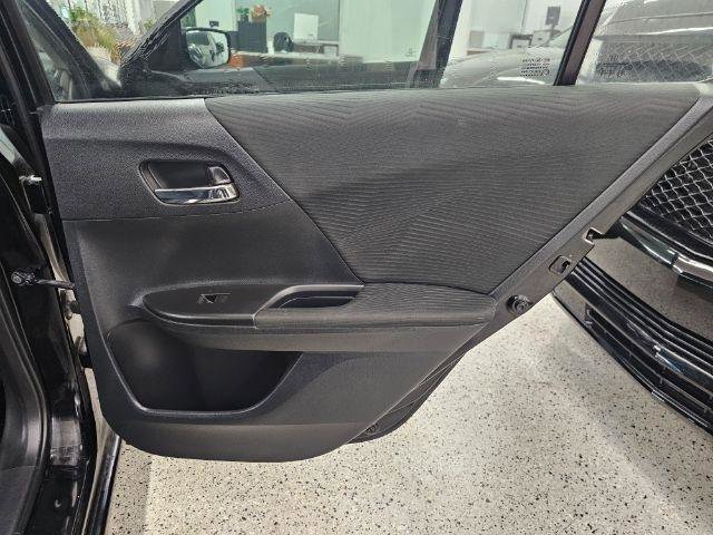 Used 2016 Honda Accord LX image 30
