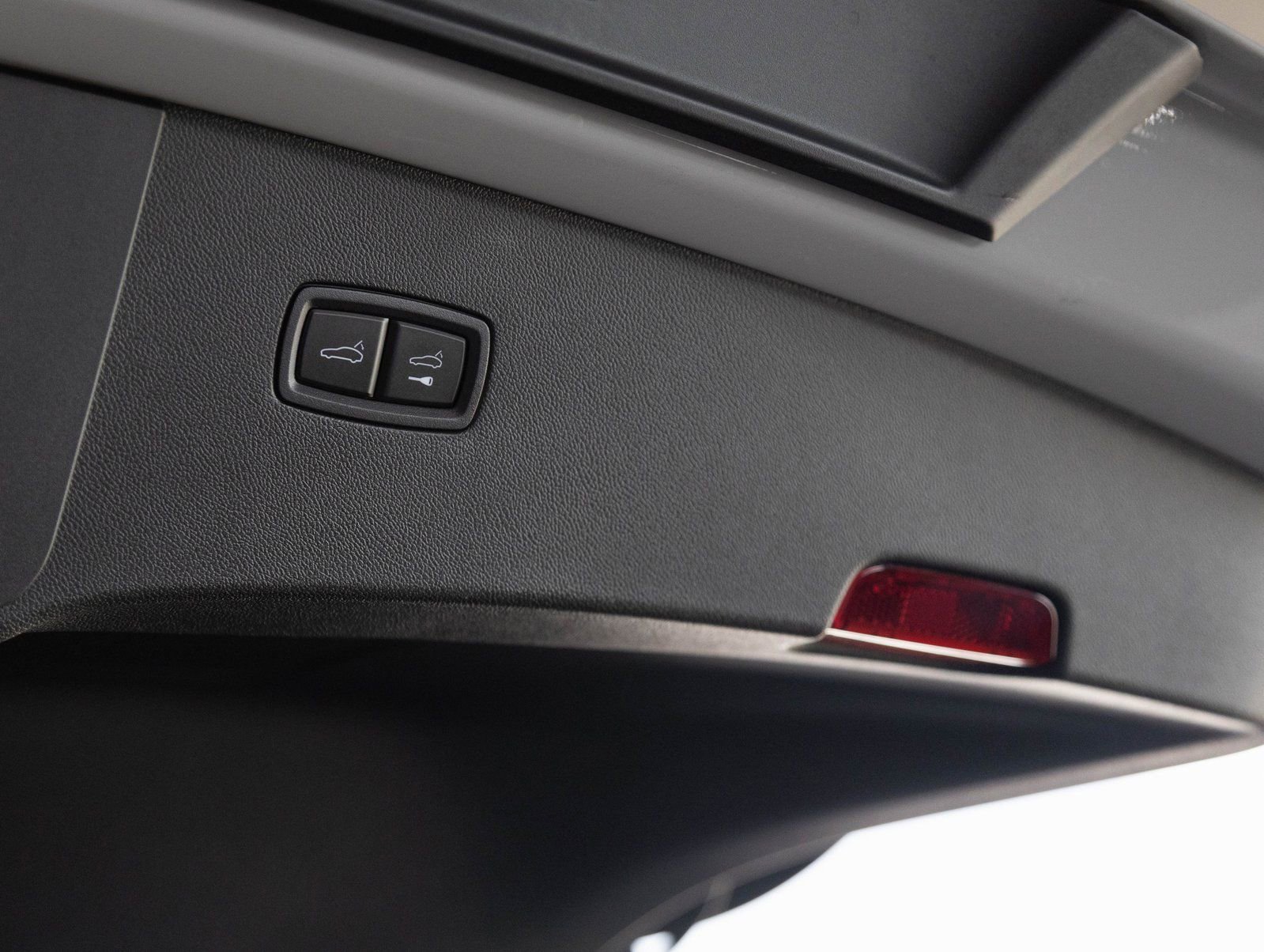 Certified 2026 Porsche Cayenne Coupe image 32