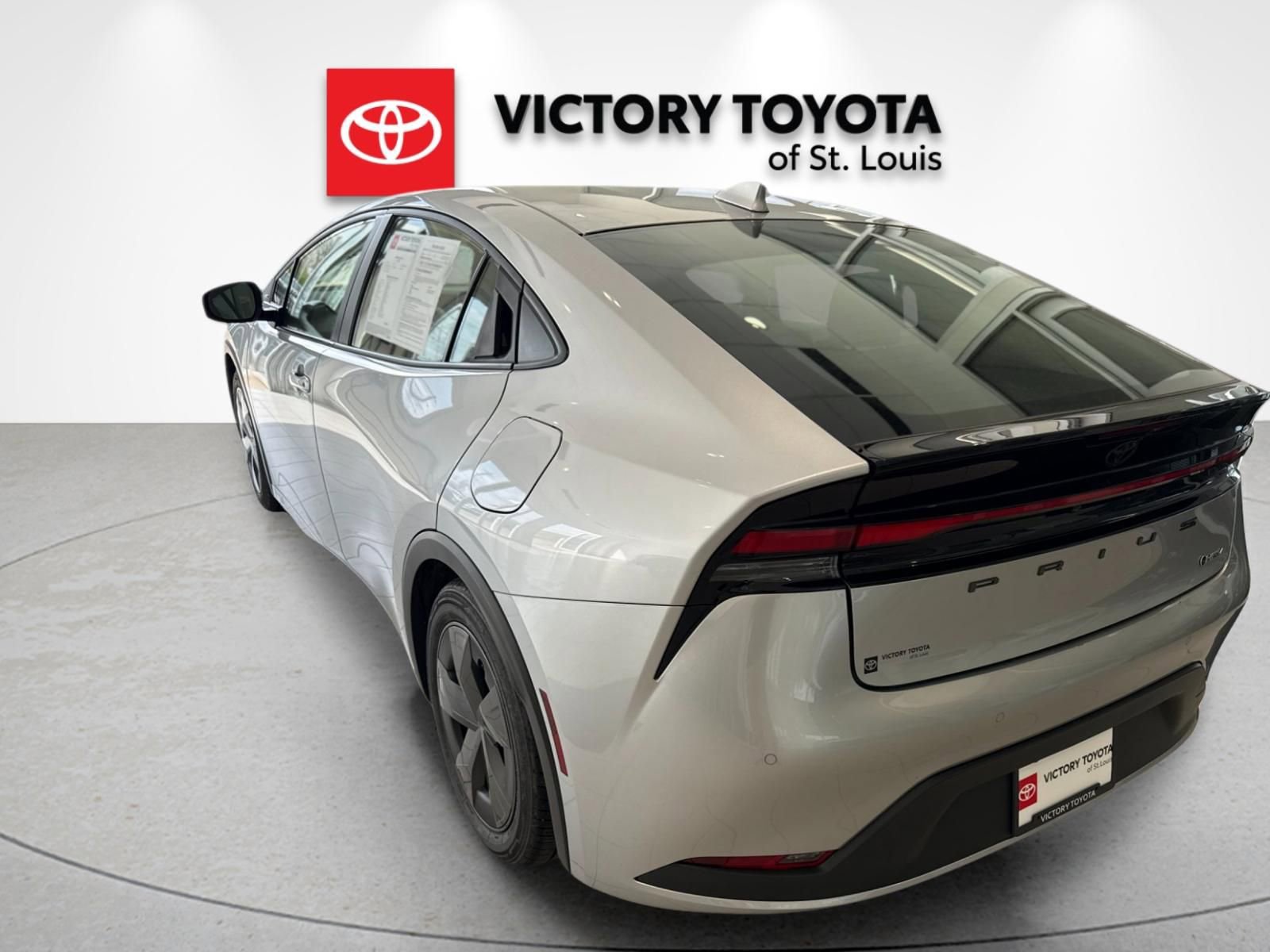 Used 2024 Toyota Prius LE image 5