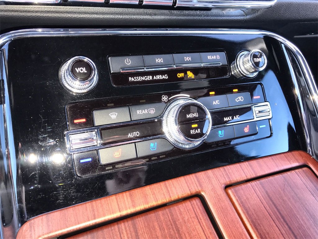 Used 2024 Lincoln Navigator L Reserve image 19