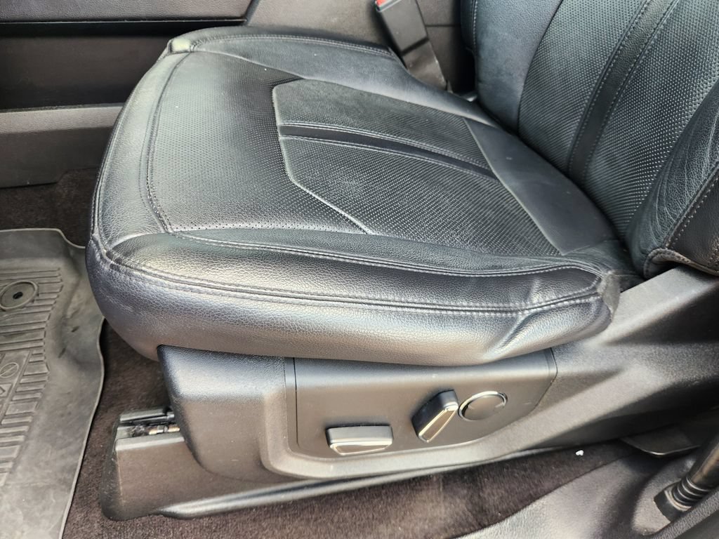 Used 2019 Ford Expedition Limited w/ Equipment Group 301A RWD image 22