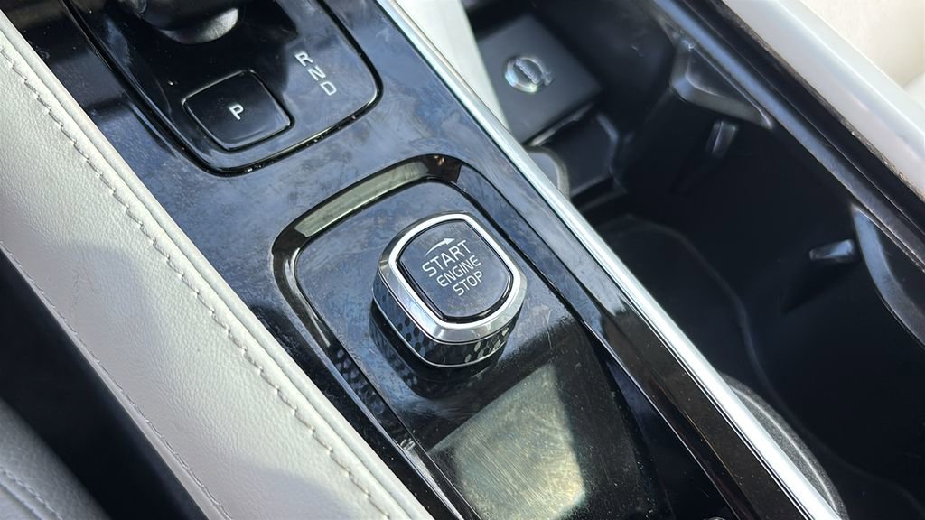 Used 2023 Volvo XC90 B6 Plus w/ Protection Package image 16