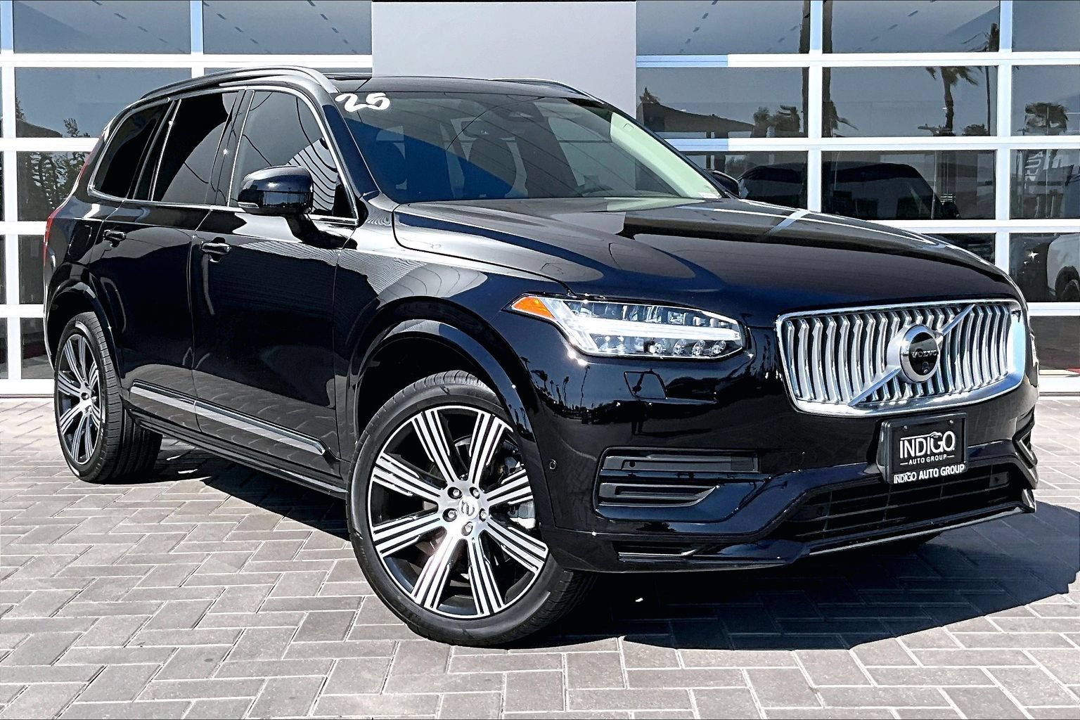 Used 2025 Volvo XC90 B6 Plus w/ Protection Package Premier AWD/4WD image 3