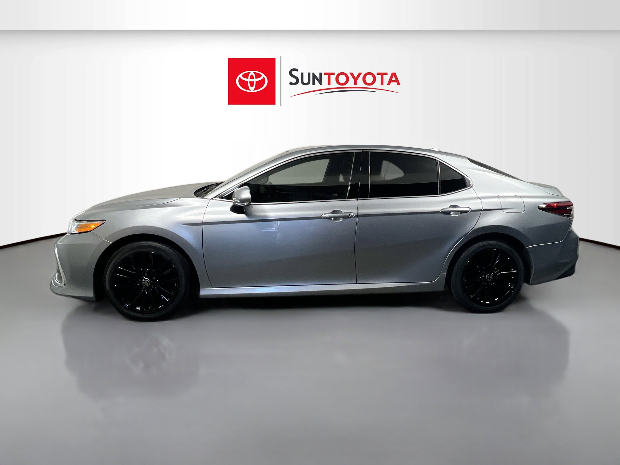 Used 2022 Toyota Camry XLE FWD image 7